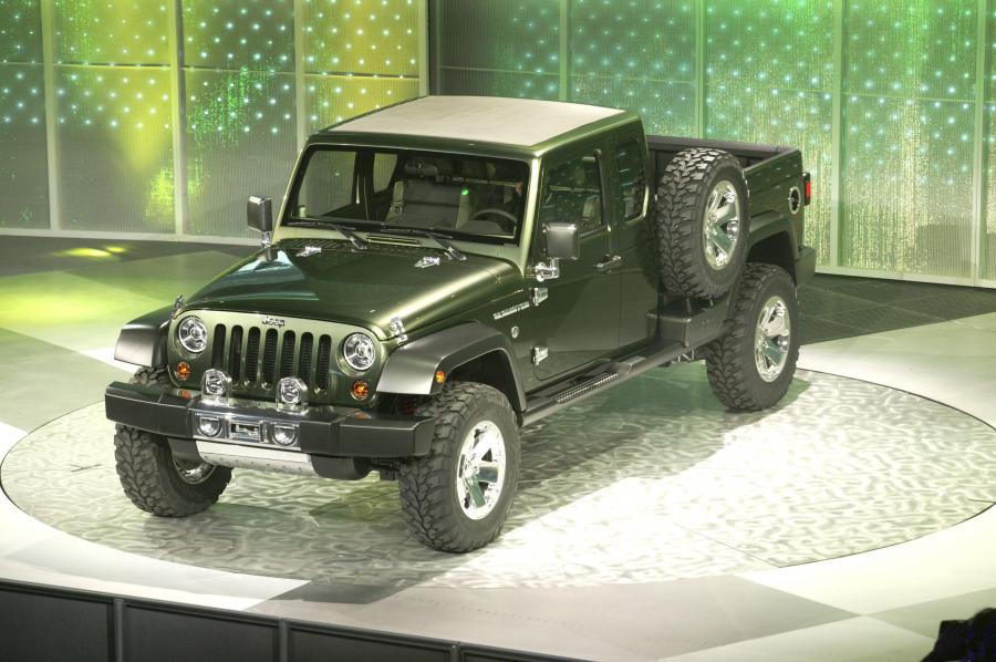  Jeep Gladiator Concept 2005 года  (фото 3 из 30)